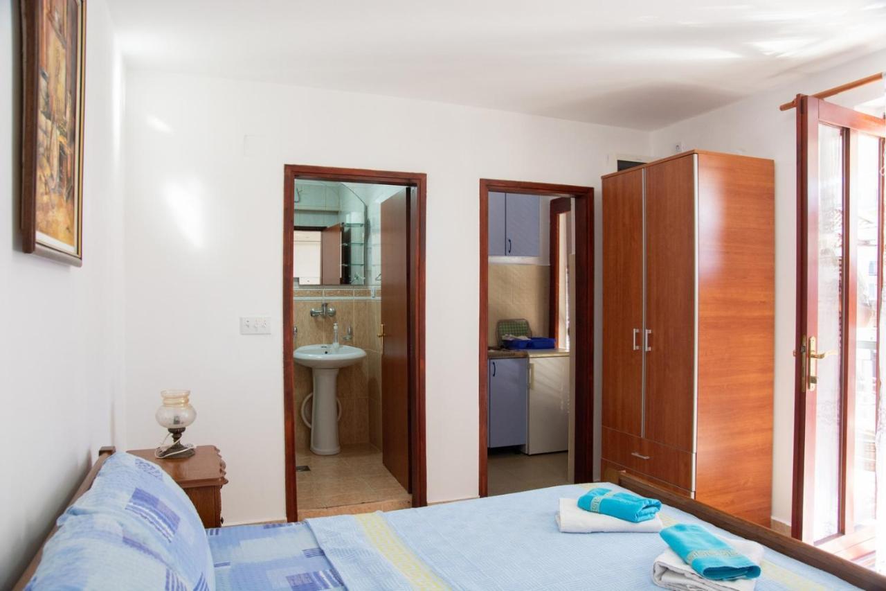 Ivona 2 Apartment Sveti Stefan Bagian luar foto